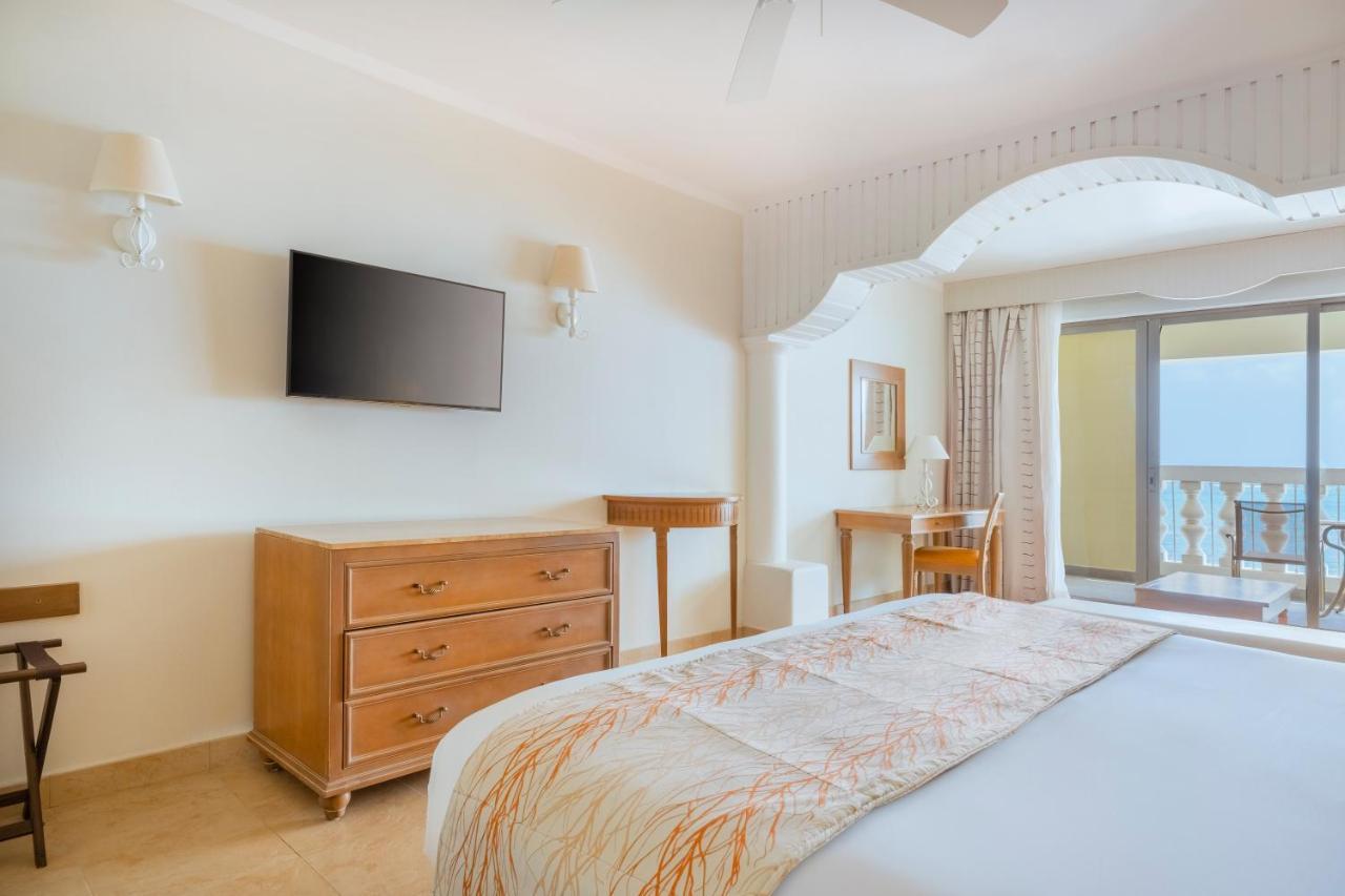 Iberostar Waves Rose Hall Beach Montego Bay Exterior photo